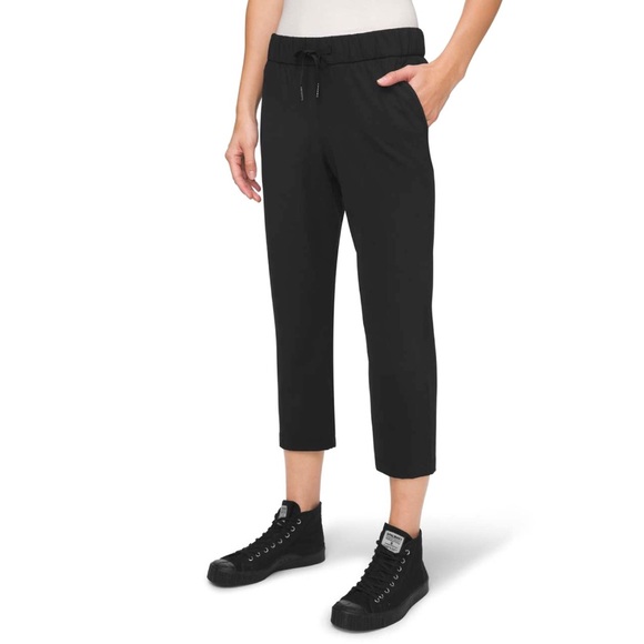 lululemon athletica Pants - Lululemon On The Fly Pant 23" Black Luxtreme Sz 8